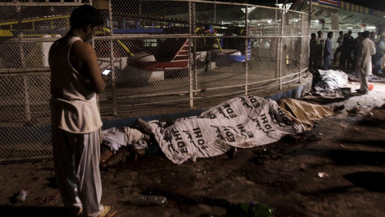 Bom Bunuh Diri Tewaskan 65 Orang di Pakistan